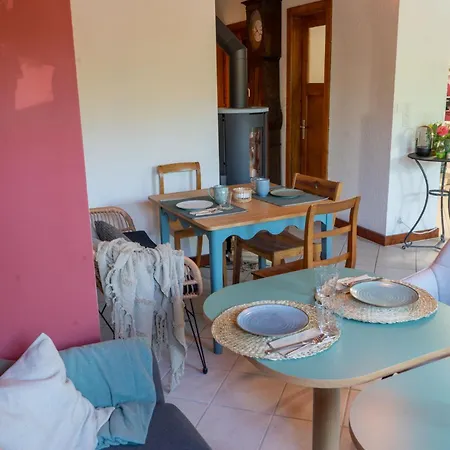 Feuille De Vigne Bed & Breakfast