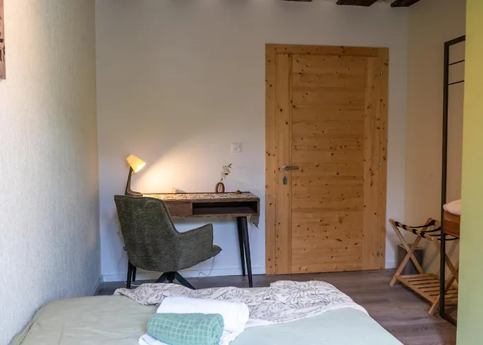 Feuille De Vigne 住宿加早餐酒店 Saint-Léonard