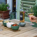Feuille De Vigne Bed & Breakfast *